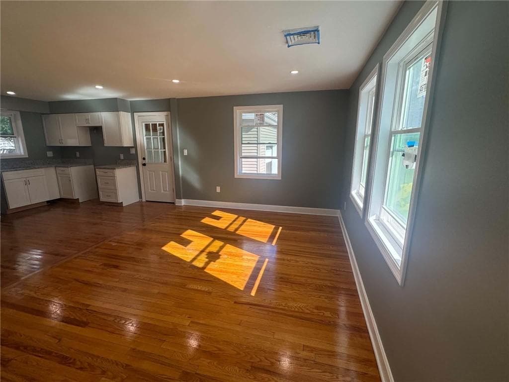 Single Family Residence at 112 Durfee Road, Tiverton, photo 9 of 24