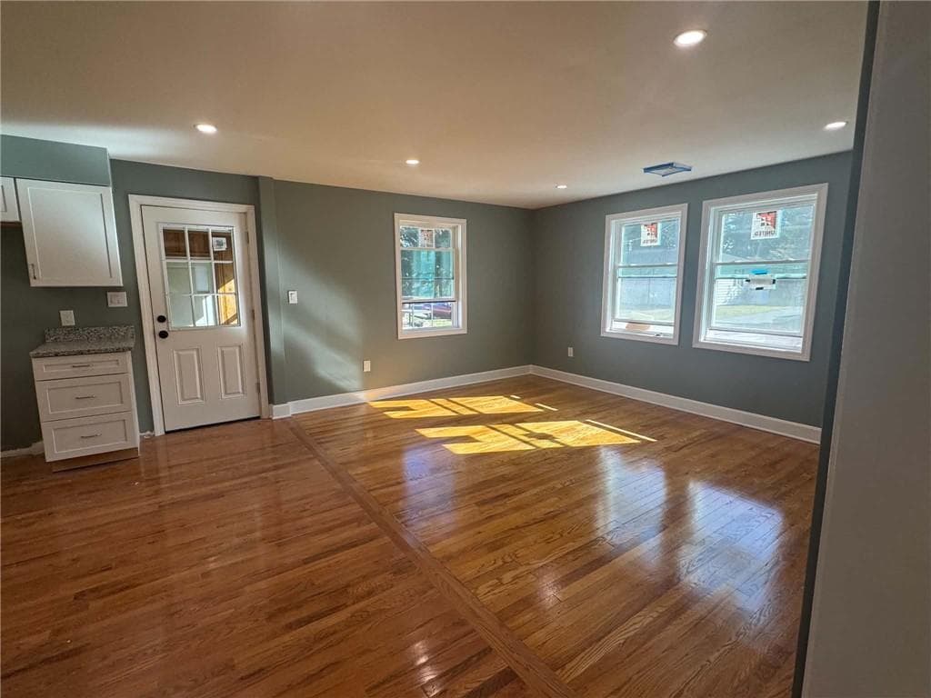 Single Family Residence at 112 Durfee Road, Tiverton, photo 10 of 24