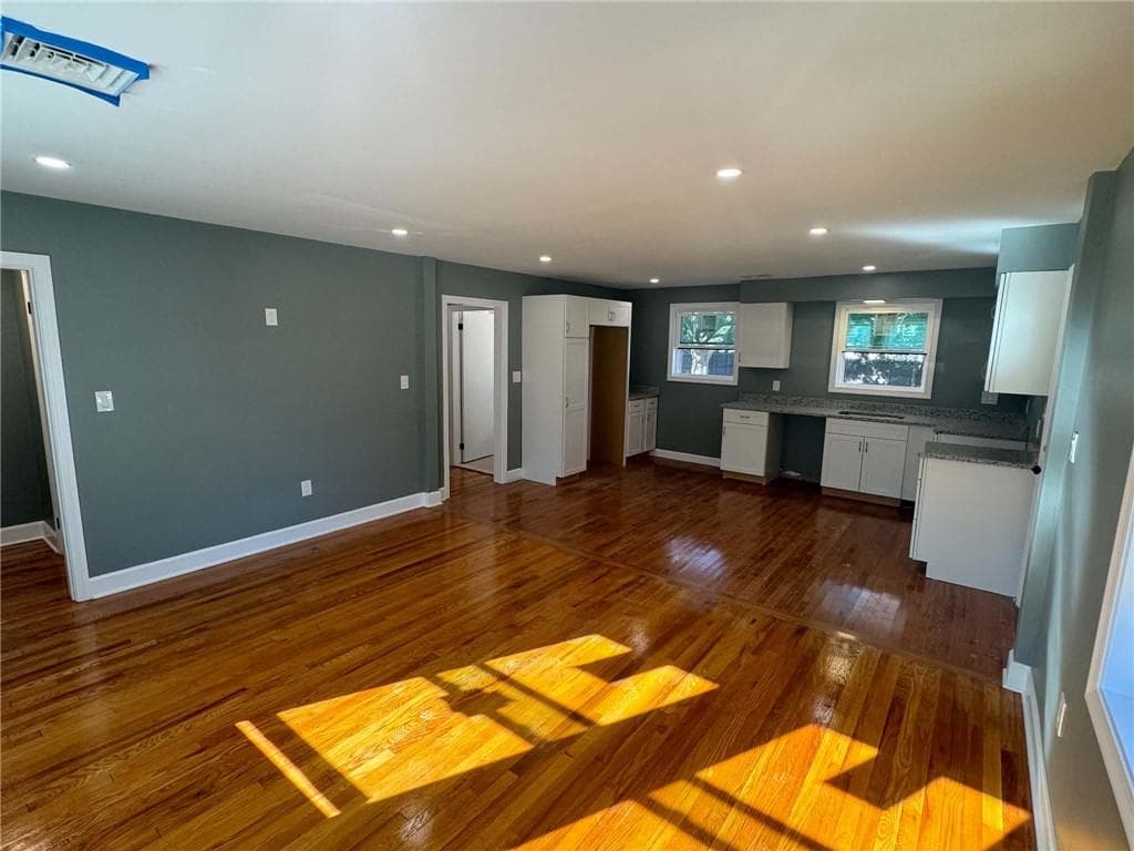 Single Family Residence at 112 Durfee Road, Tiverton, photo 11 of 24