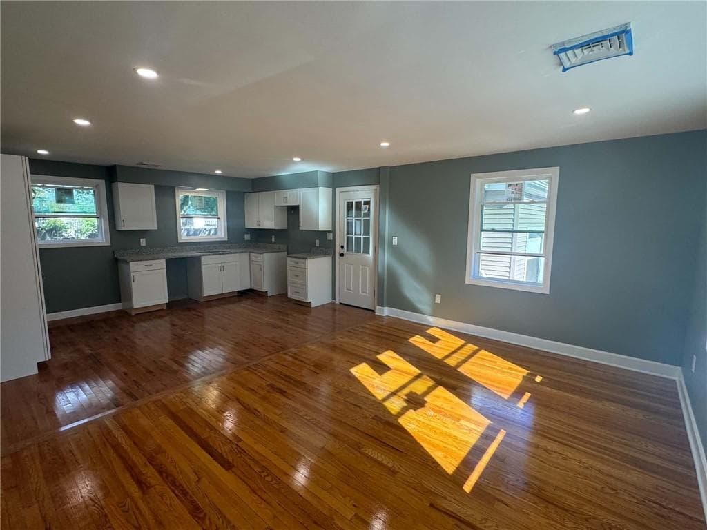 Single Family Residence at 112 Durfee Road, Tiverton, photo 8 of 24