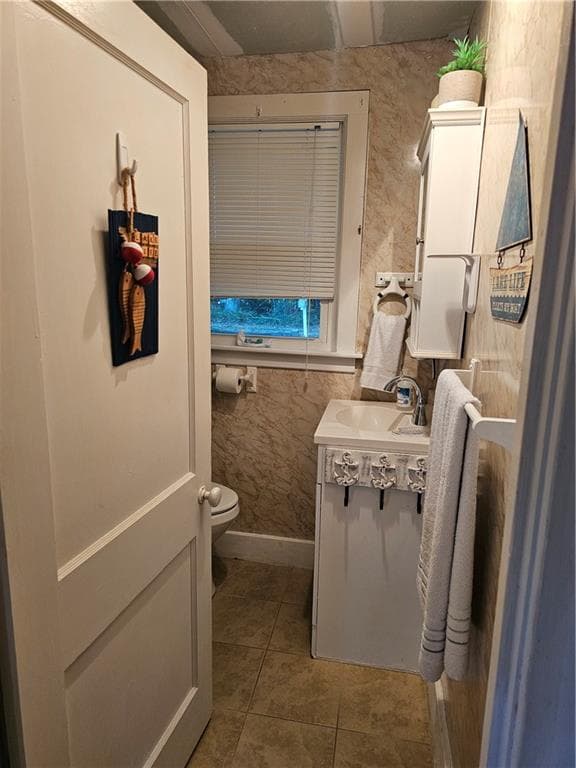 Single Family Residence at 260 C Mishnock Road, West Greenwich, photo 9 of 24