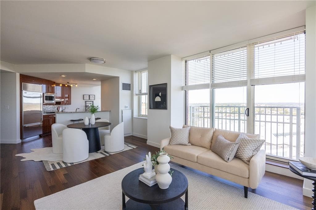 Condominium at 1 West Exchange Street UNIT 2504, Providence, photo 3 of 25