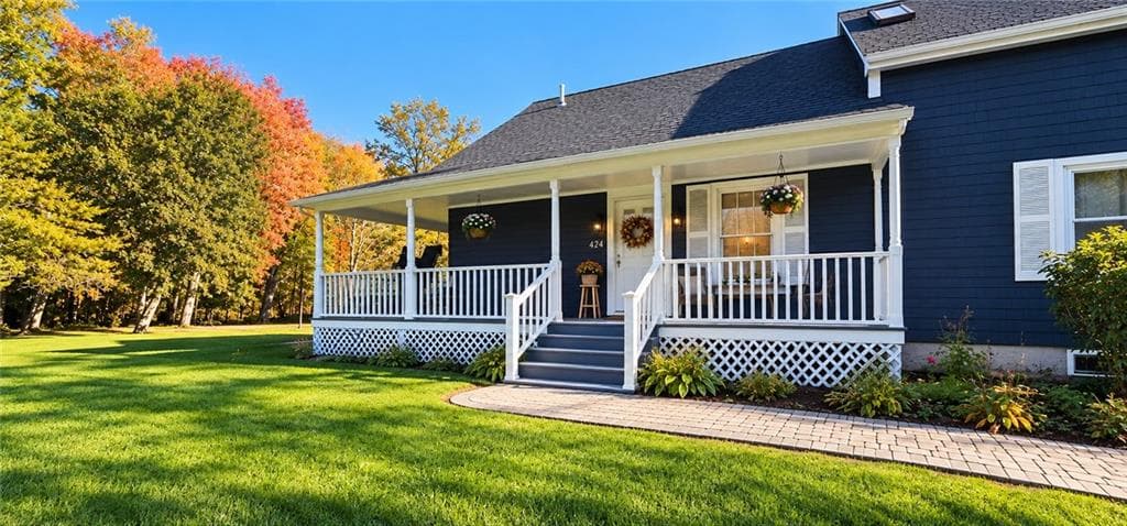 Single Family Residence at 424 Buxton Street, North Smithfield, photo 2 of 27