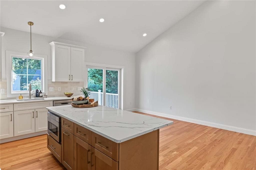 Single Family Residence at 31 Huckleberry Trail, Narragansett, photo 8 of 38