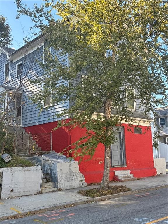 836 Douglas Avenue