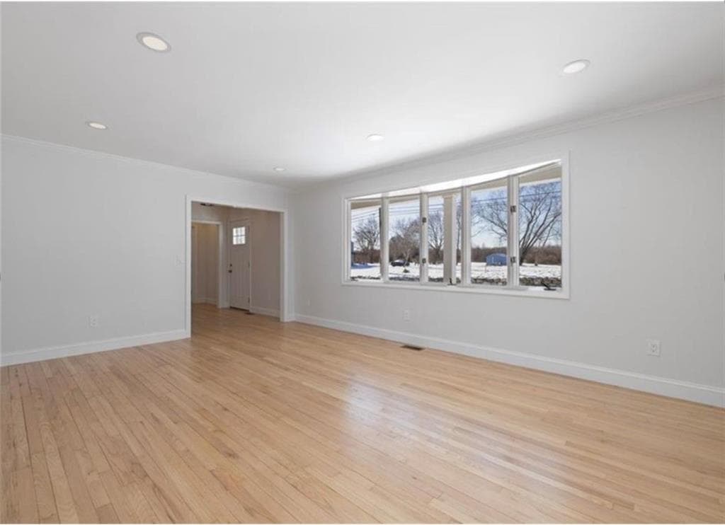 Single Family Residence at 36 Kinnicutt Avenue, Warren, photo 16 of 44