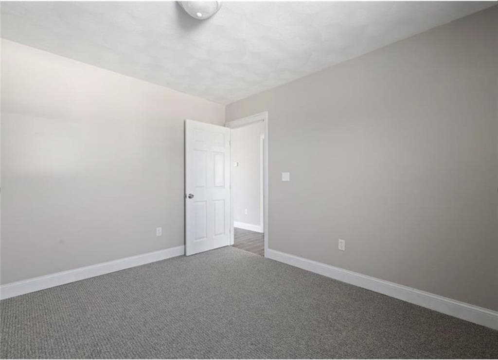 Single Family Residence at 36 Kinnicutt Avenue, Warren, photo 37 of 44