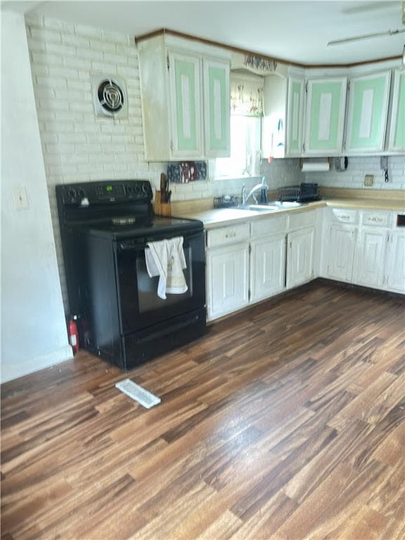 Single Family Residence at 62 Hancock Drive, North Kingstown, photo 2 of 15