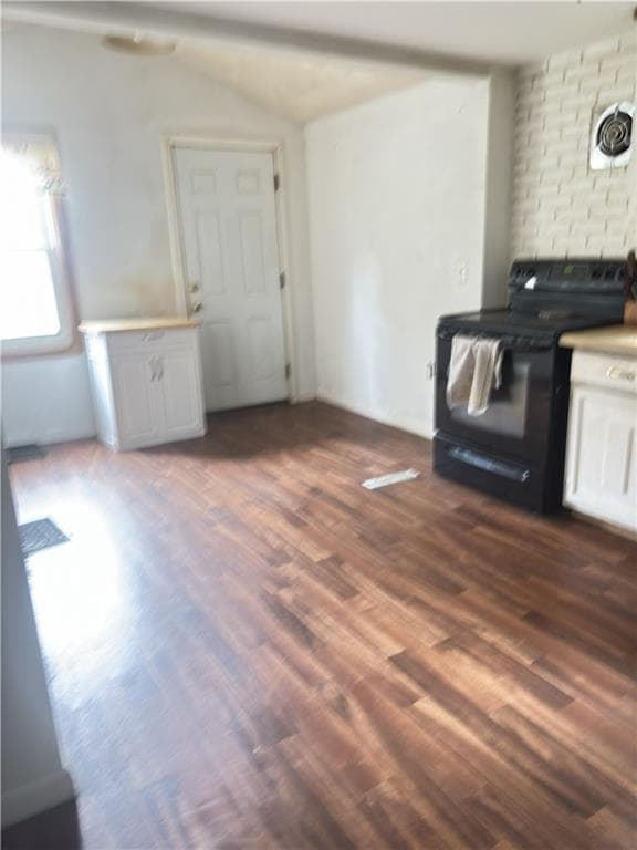 Single Family Residence at 62 Hancock Drive, North Kingstown, photo 3 of 15