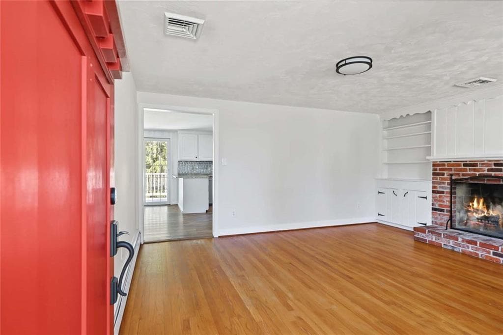 Single Family Residence at 11 Beauregard Avenue, Lincoln, photo 6 of 41