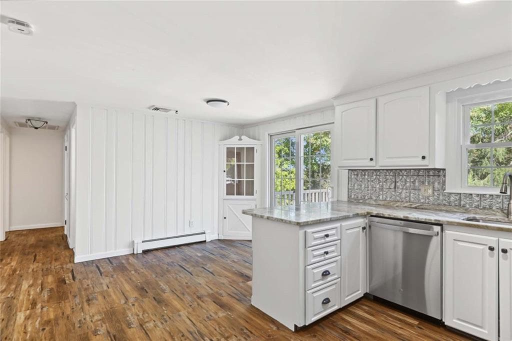Single Family Residence at 11 Beauregard Avenue, Lincoln, photo 14 of 41