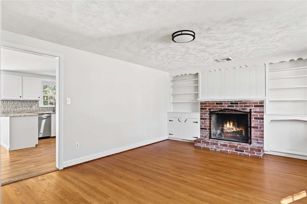 Single Family Residence at 11 Beauregard Avenue, Lincoln, photo 8 of 41