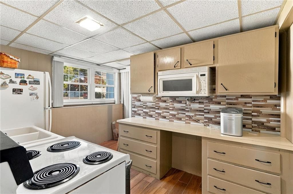 Single Family Residence at 5 Lucille Drive, Smithfield, photo 24 of 44