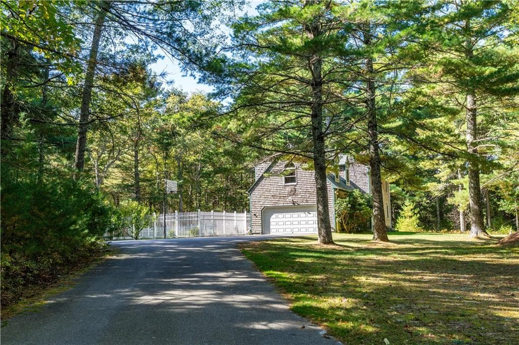 Single Family Residence at 274 Weaver Hill Road, West Greenwich, photo 2 of 42