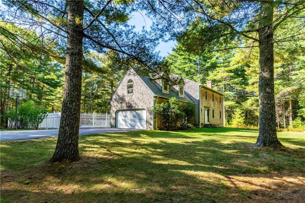 Single Family Residence at 274 Weaver Hill Road, West Greenwich, photo 3 of 42