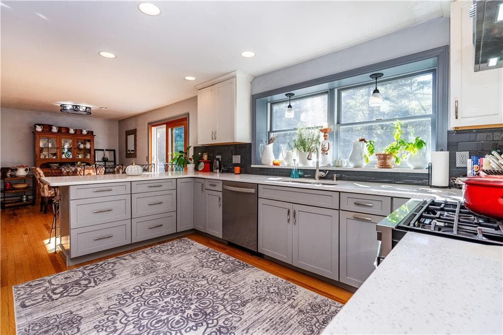 Single Family Residence at 274 Weaver Hill Road, West Greenwich, photo 10 of 42