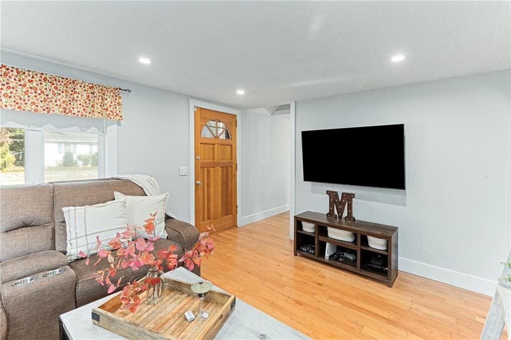Single Family Residence at 113 Hopkins Hill Road, Coventry, photo 18 of 43
