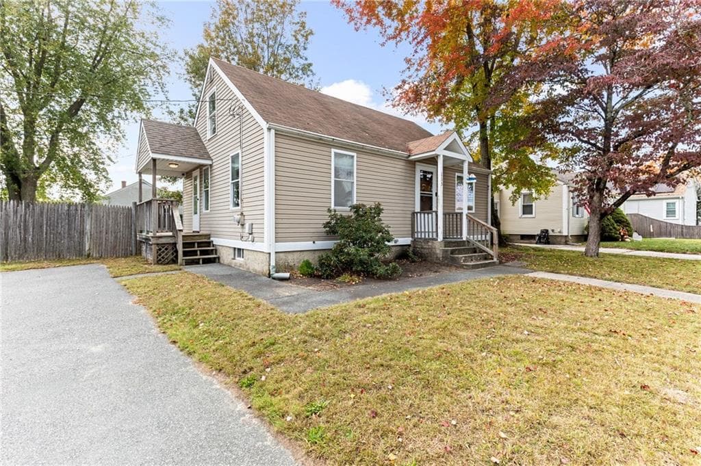 Single Family Residence at 113 Hopkins Hill Road, Coventry, photo 11 of 43