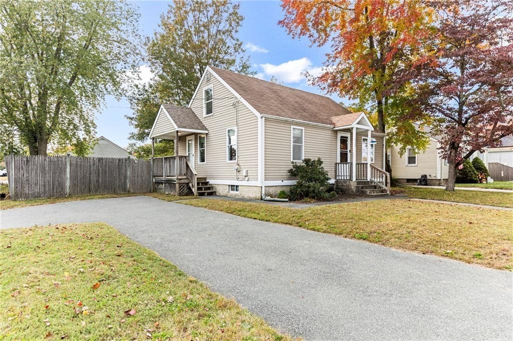 Single Family Residence at 113 Hopkins Hill Road, Coventry, photo 4 of 43