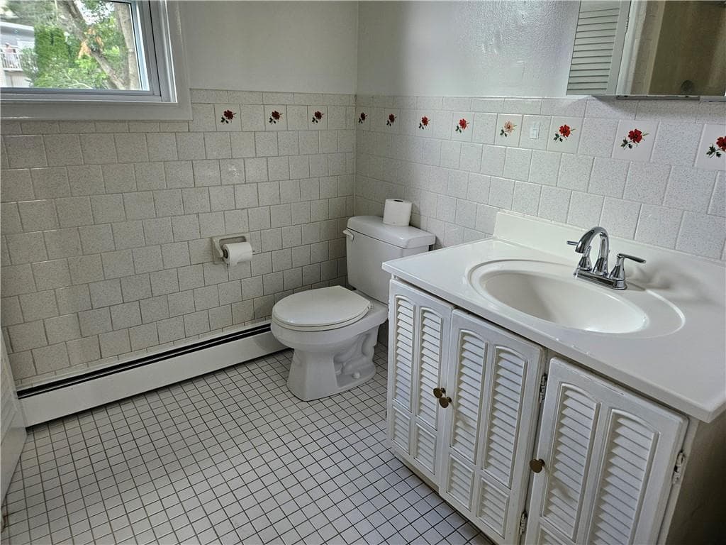 Multi Family at 55 Lexington Avenue, North Providence, photo 17 of 32