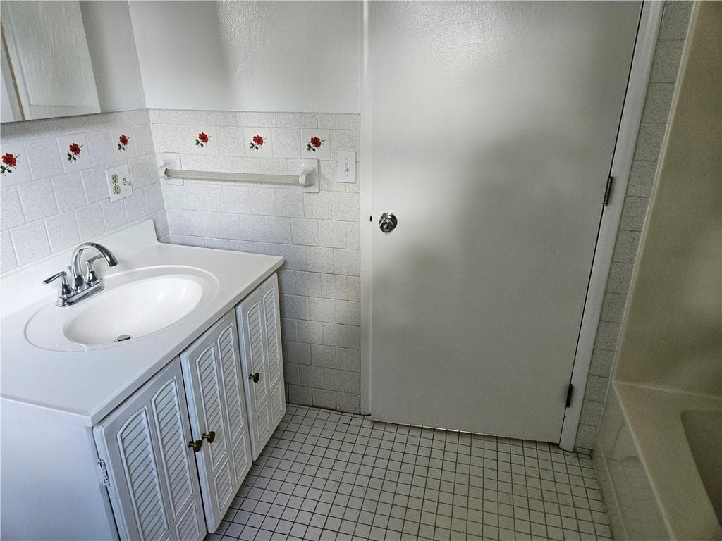 Multi Family at 55 Lexington Avenue, North Providence, photo 18 of 32