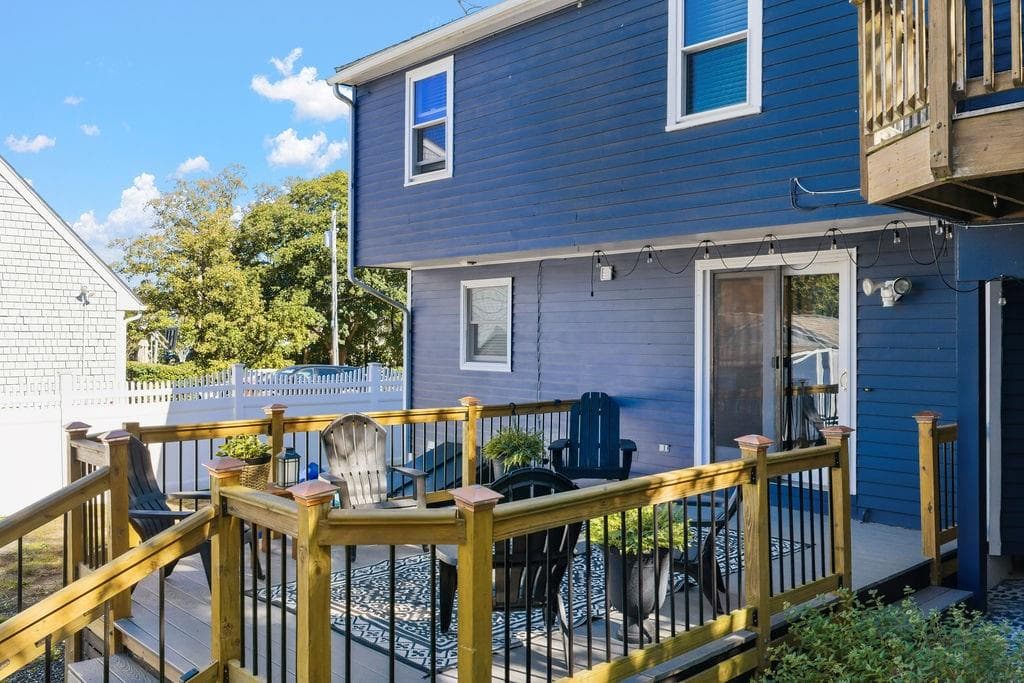 Single Family Residence at 22 King Phillip Street, Portsmouth, photo 33 of 40