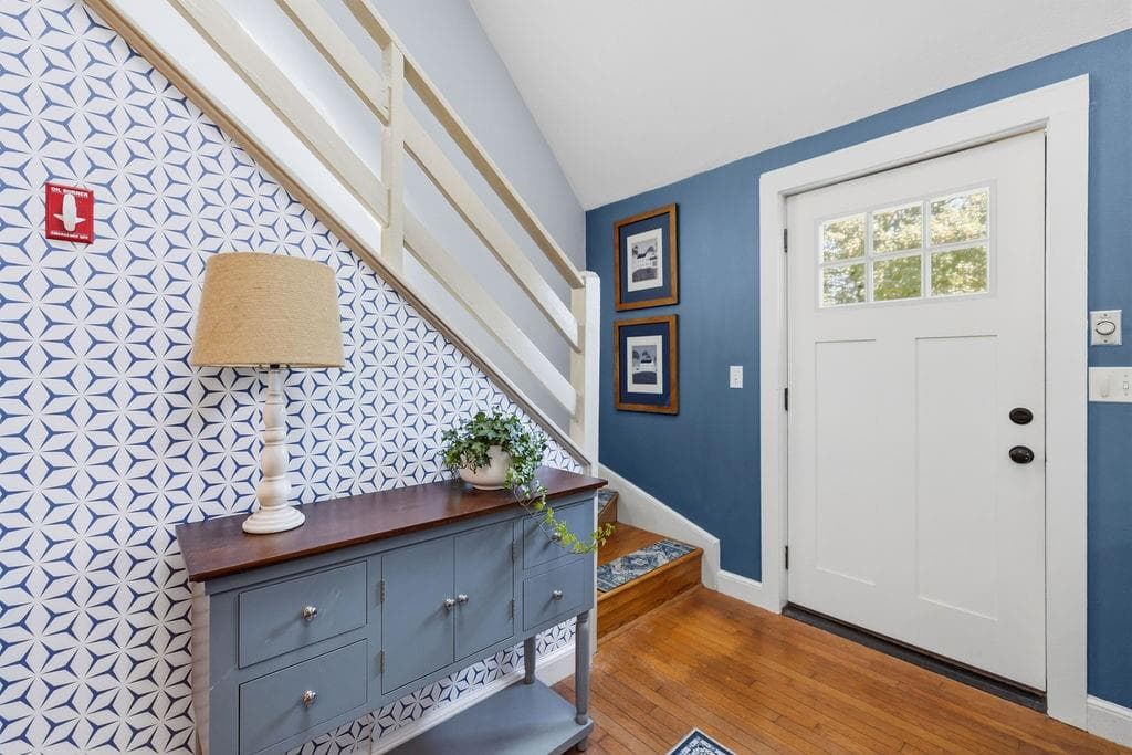 Single Family Residence at 22 King Phillip Street, Portsmouth, photo 14 of 40