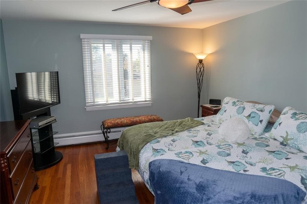 Single Family Residence at 42 Tanglewood Drive, East Providence, photo 18 of 30