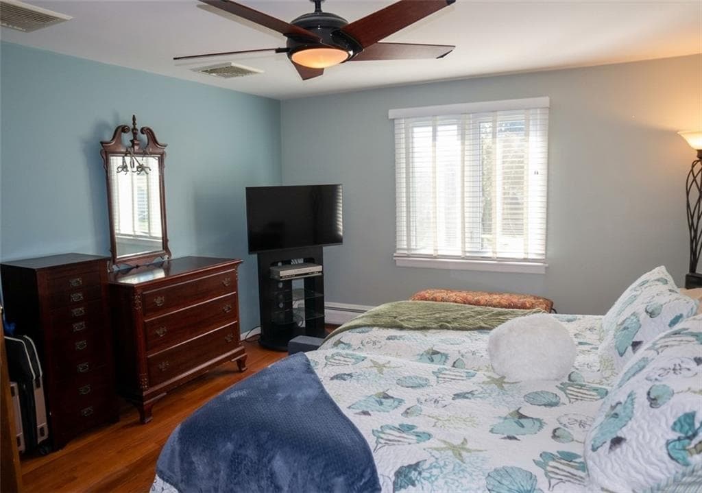Single Family Residence at 42 Tanglewood Drive, East Providence, photo 19 of 30