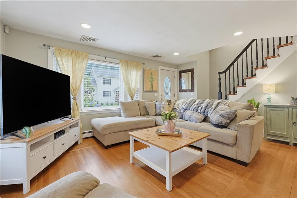 Single Family Residence at 5 Edwards Road, Johnston, photo 5 of 37