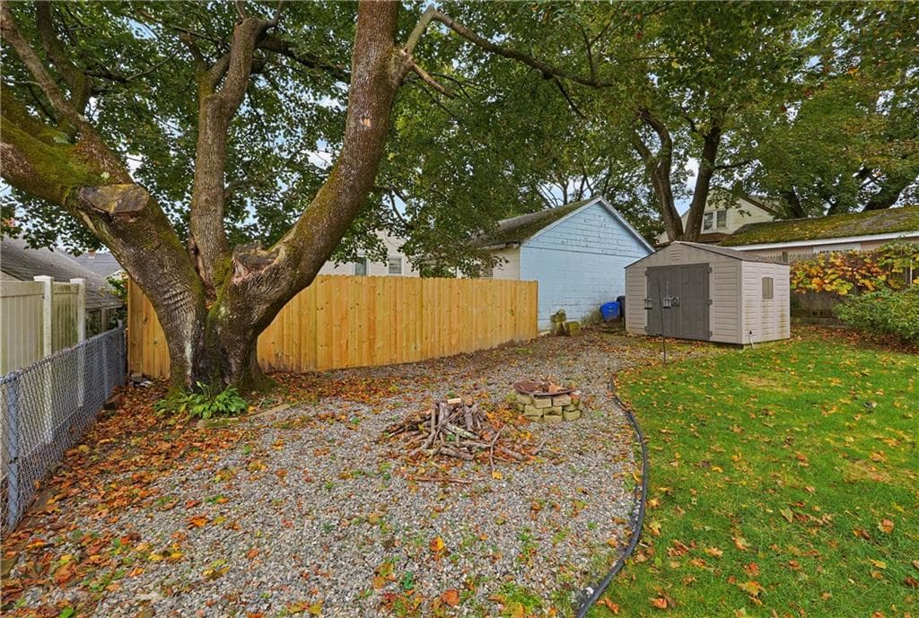 Single Family Residence at 5 Edwards Road, Johnston, photo 34 of 37