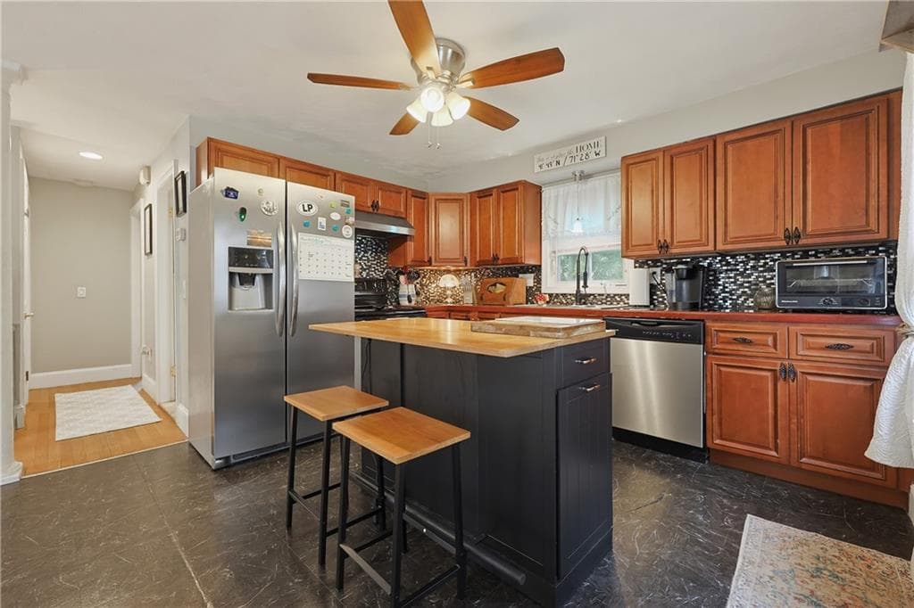 Single Family Residence at 5 Edwards Road, Johnston, photo 11 of 37