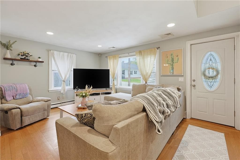 Single Family Residence at 5 Edwards Road, Johnston, photo 4 of 37