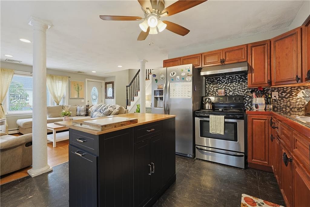 Single Family Residence at 5 Edwards Road, Johnston, photo 8 of 37