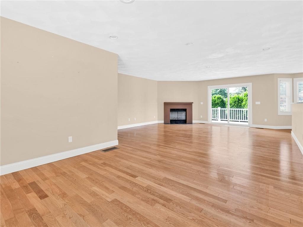 Single Family Residence at 550 Seven Mile Road, Scituate, photo 5 of 39