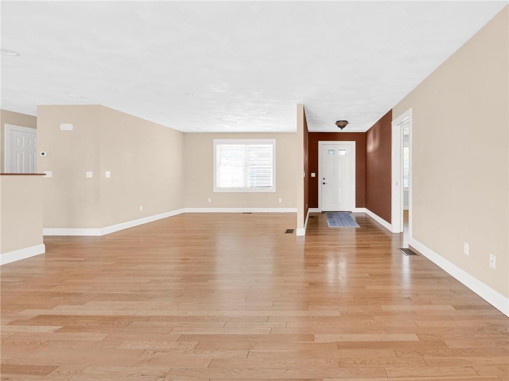 Single Family Residence at 550 Seven Mile Road, Scituate, photo 9 of 39
