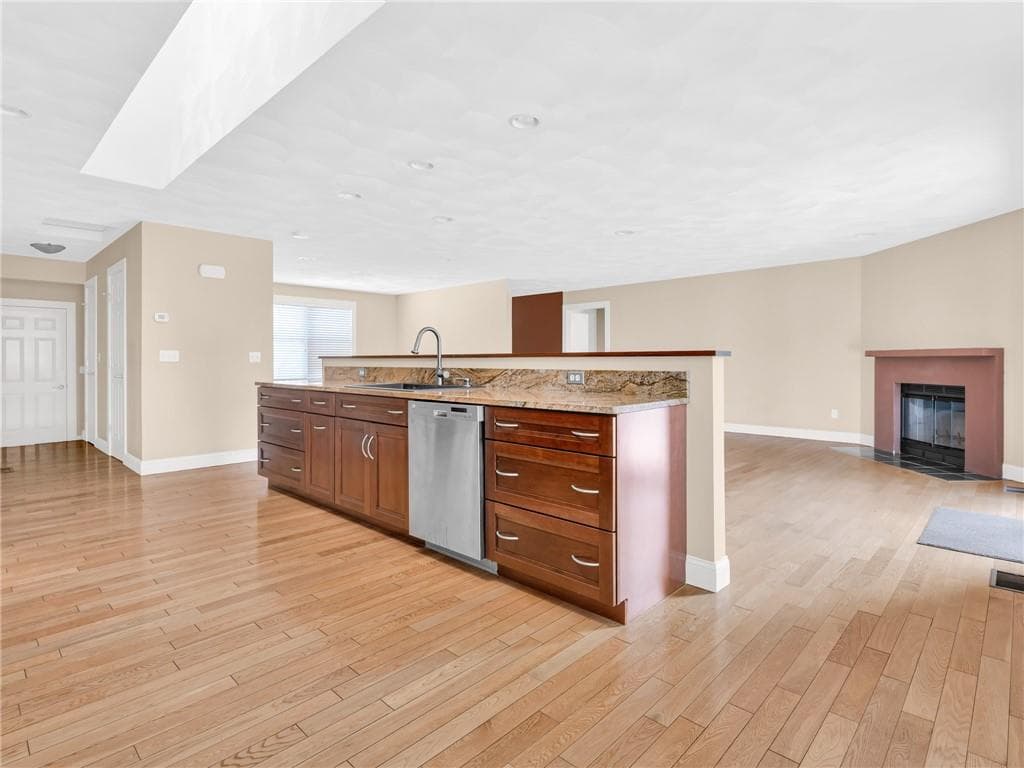 Single Family Residence at 550 Seven Mile Road, Scituate, photo 14 of 39