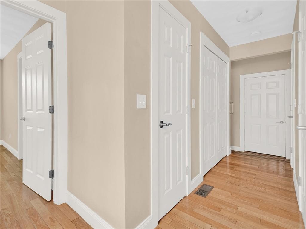 Single Family Residence at 550 Seven Mile Road, Scituate, photo 18 of 39