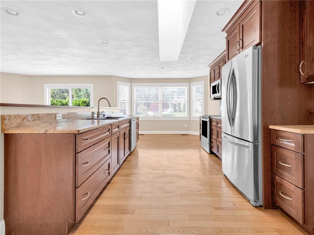 Single Family Residence at 550 Seven Mile Road, Scituate, photo 15 of 39