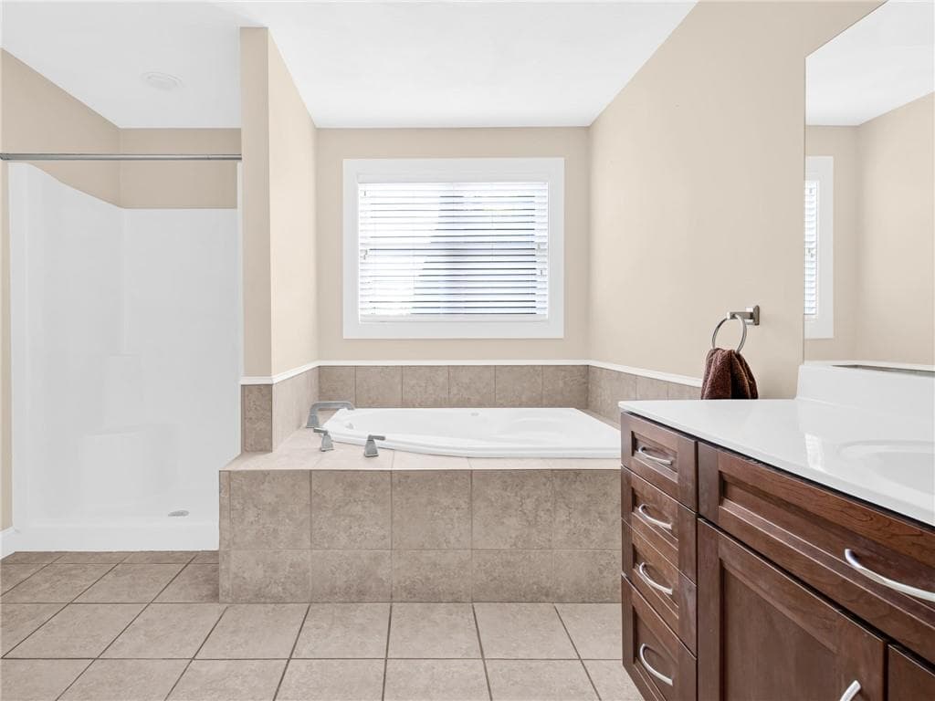 Single Family Residence at 550 Seven Mile Road, Scituate, photo 21 of 39