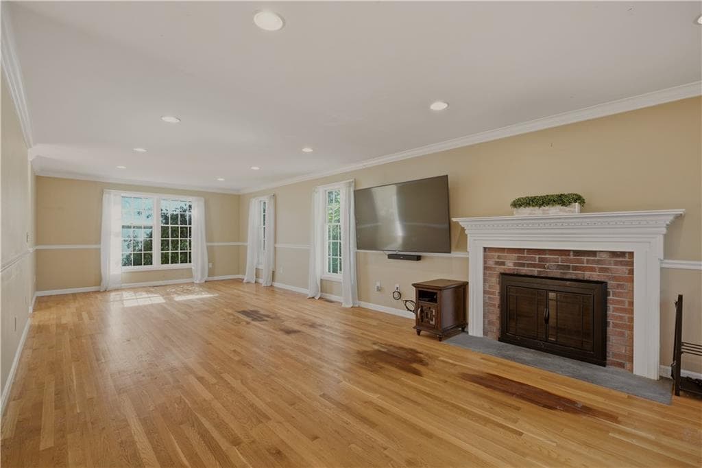 Single Family Residence at 69 Carriage Drive, Portsmouth, photo 16 of 50