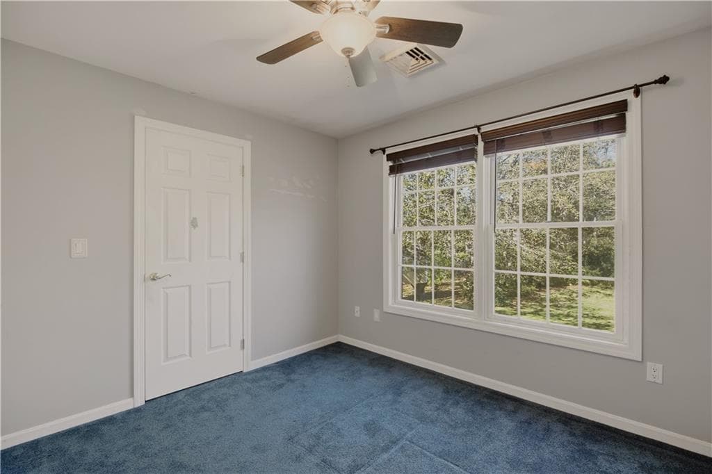 Single Family Residence at 69 Carriage Drive, Portsmouth, photo 20 of 50