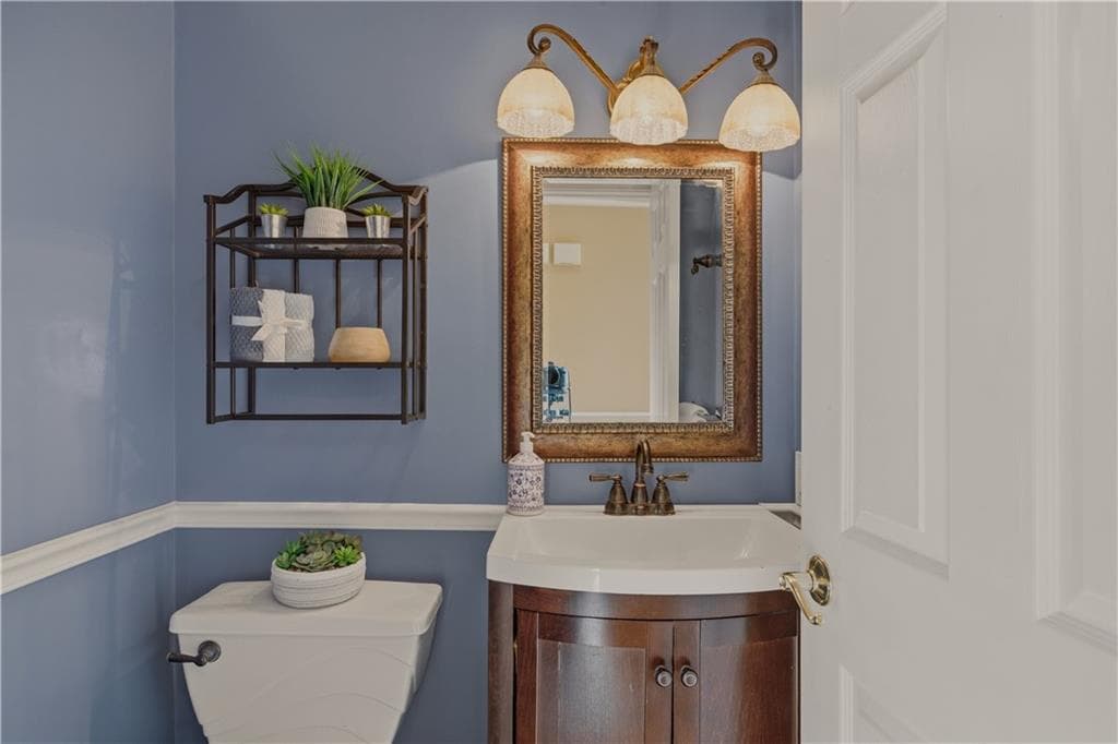 Single Family Residence at 69 Carriage Drive, Portsmouth, photo 18 of 50