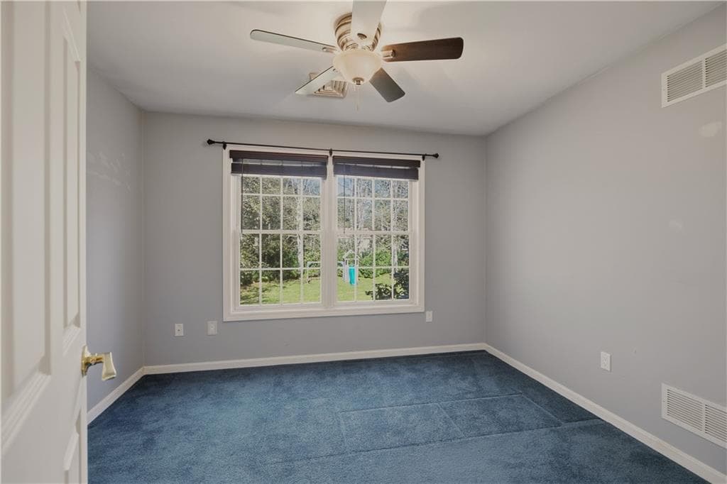 Single Family Residence at 69 Carriage Drive, Portsmouth, photo 19 of 50