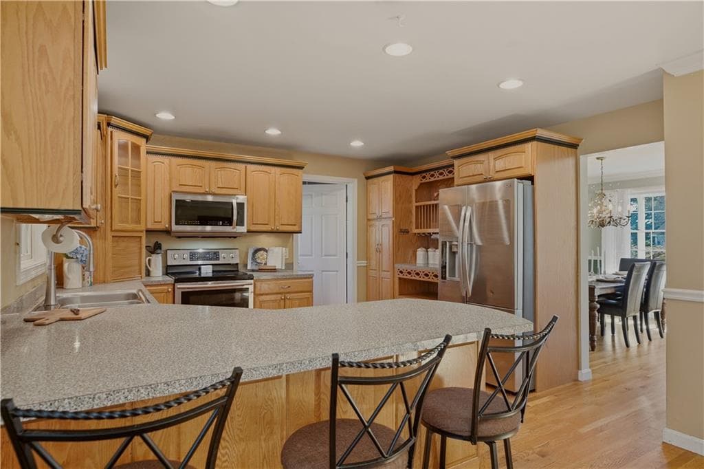 Single Family Residence at 69 Carriage Drive, Portsmouth, photo 8 of 50