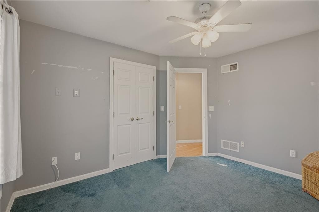 Single Family Residence at 69 Carriage Drive, Portsmouth, photo 21 of 50