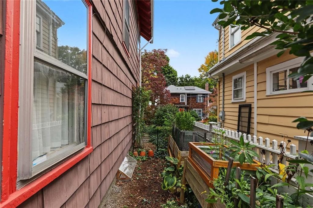 Single Family Residence at 366 Morris Avenue, Providence, photo 42 of 49