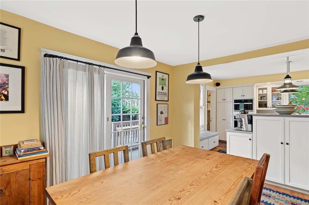 Single Family Residence at 366 Morris Avenue, Providence, photo 24 of 49