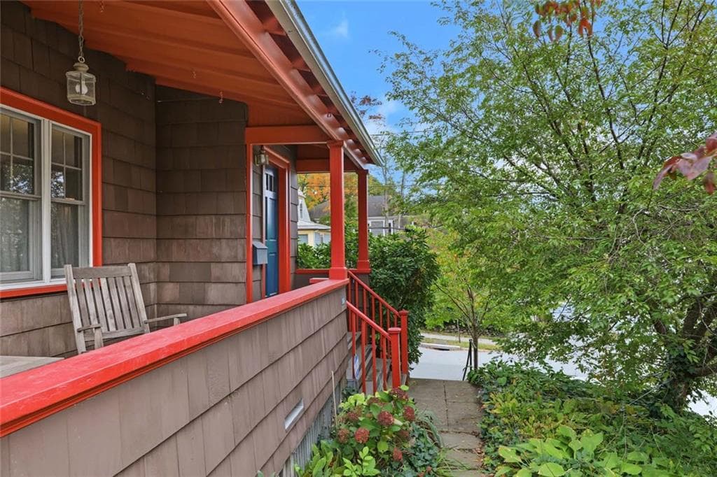 Single Family Residence at 366 Morris Avenue, Providence, photo 4 of 49