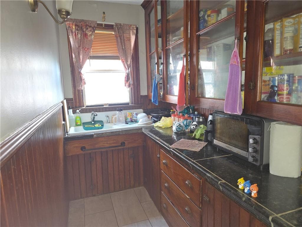 Multi Family at 38 Wildwood Avenue, Providence, photo 17 of 33